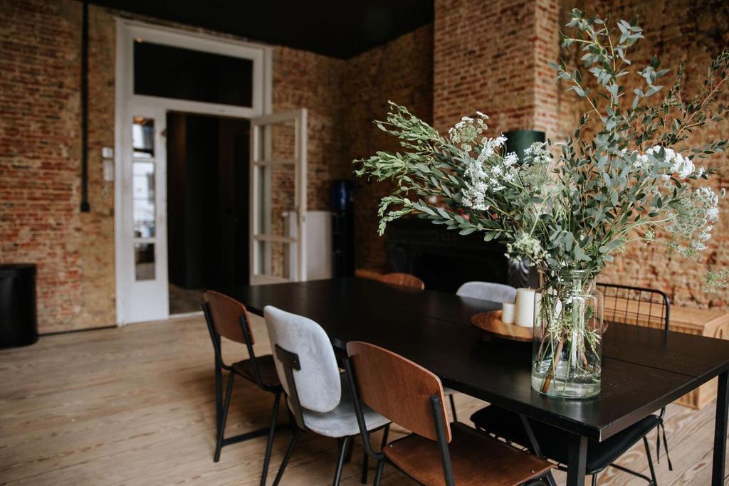 Luxe, Boutique App In Centre * Antwerp