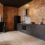 Luxe, Boutique App In Antwerp Centre