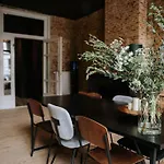 Luxe, Boutique App In Antwerp Centre